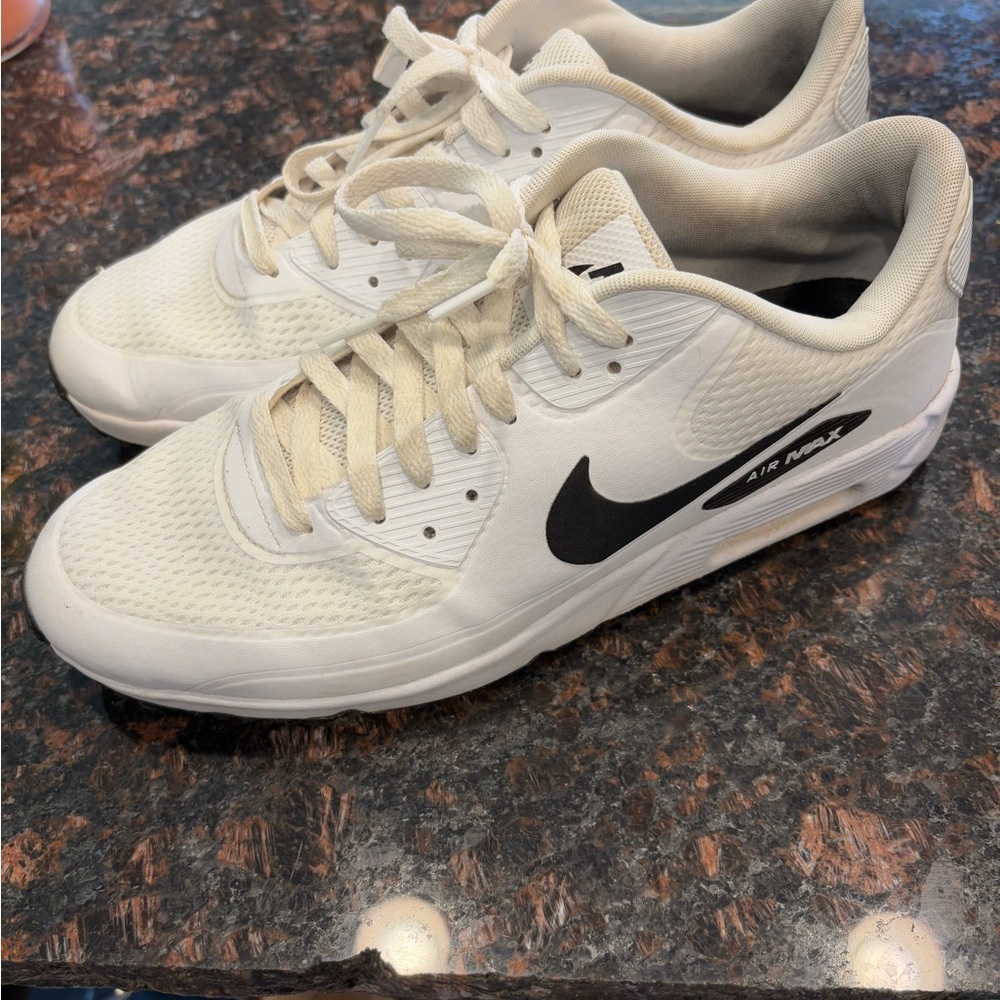 Nike White and black air max golf shoes
